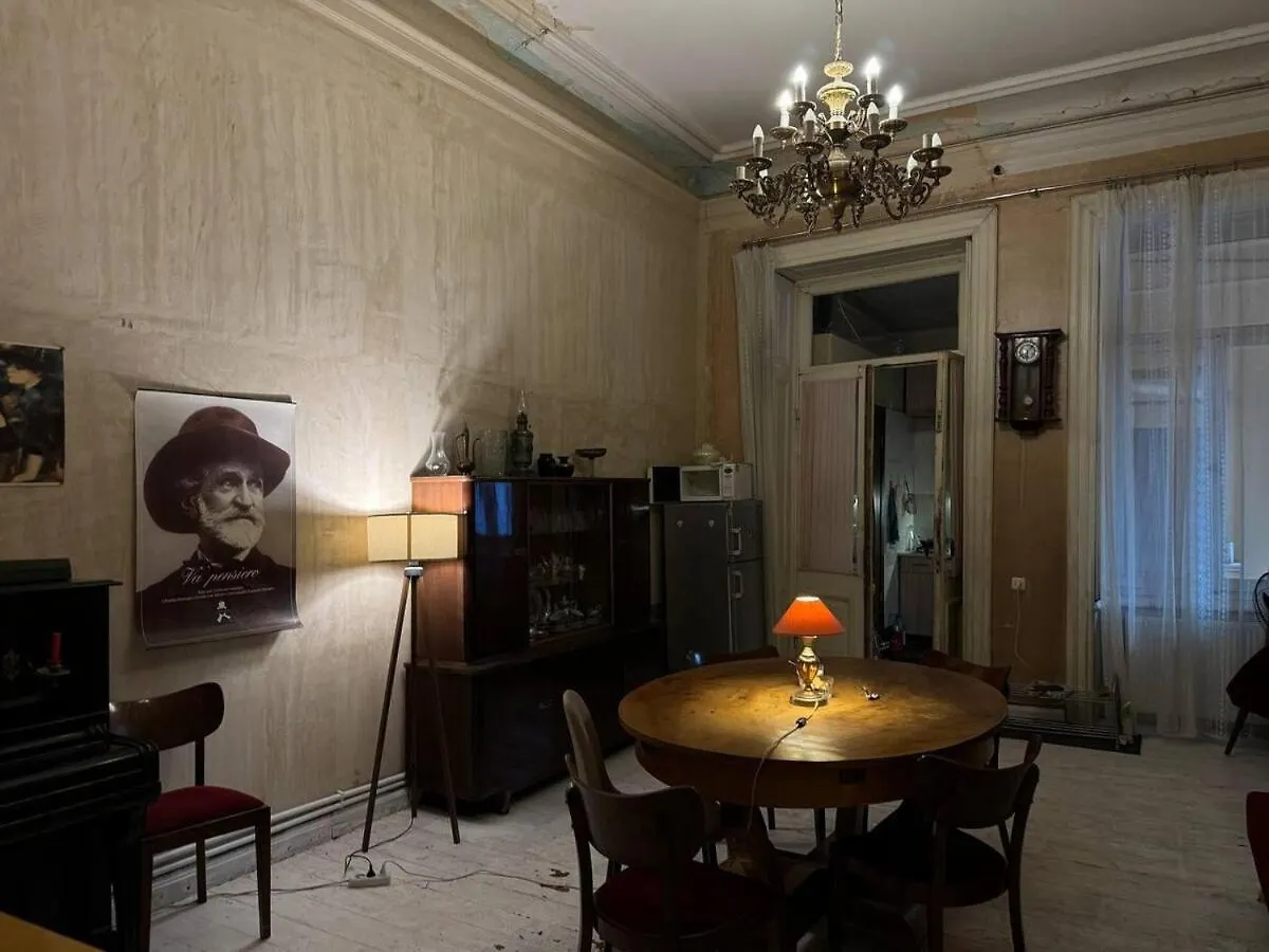 شقة Old Soul, High Ceiling Flat تبليسي جورجيا